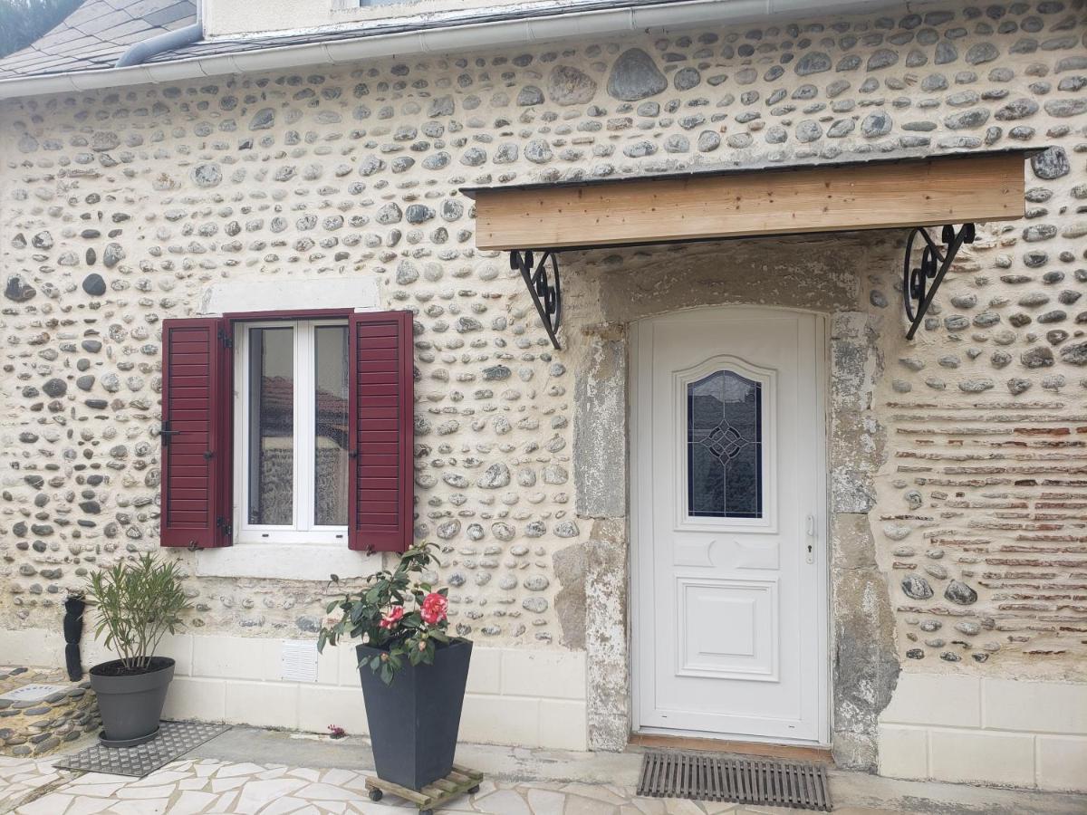 Maison En Galets Pardies ภายนอก รูปภาพ